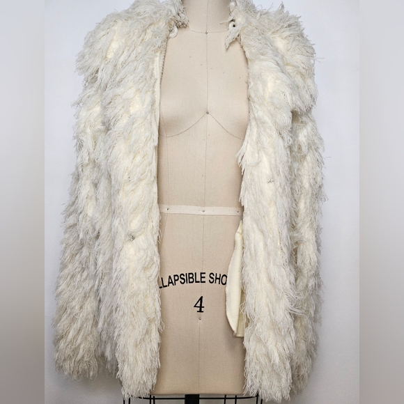 70s Ivory Shag Coat - Picture 2 of 8